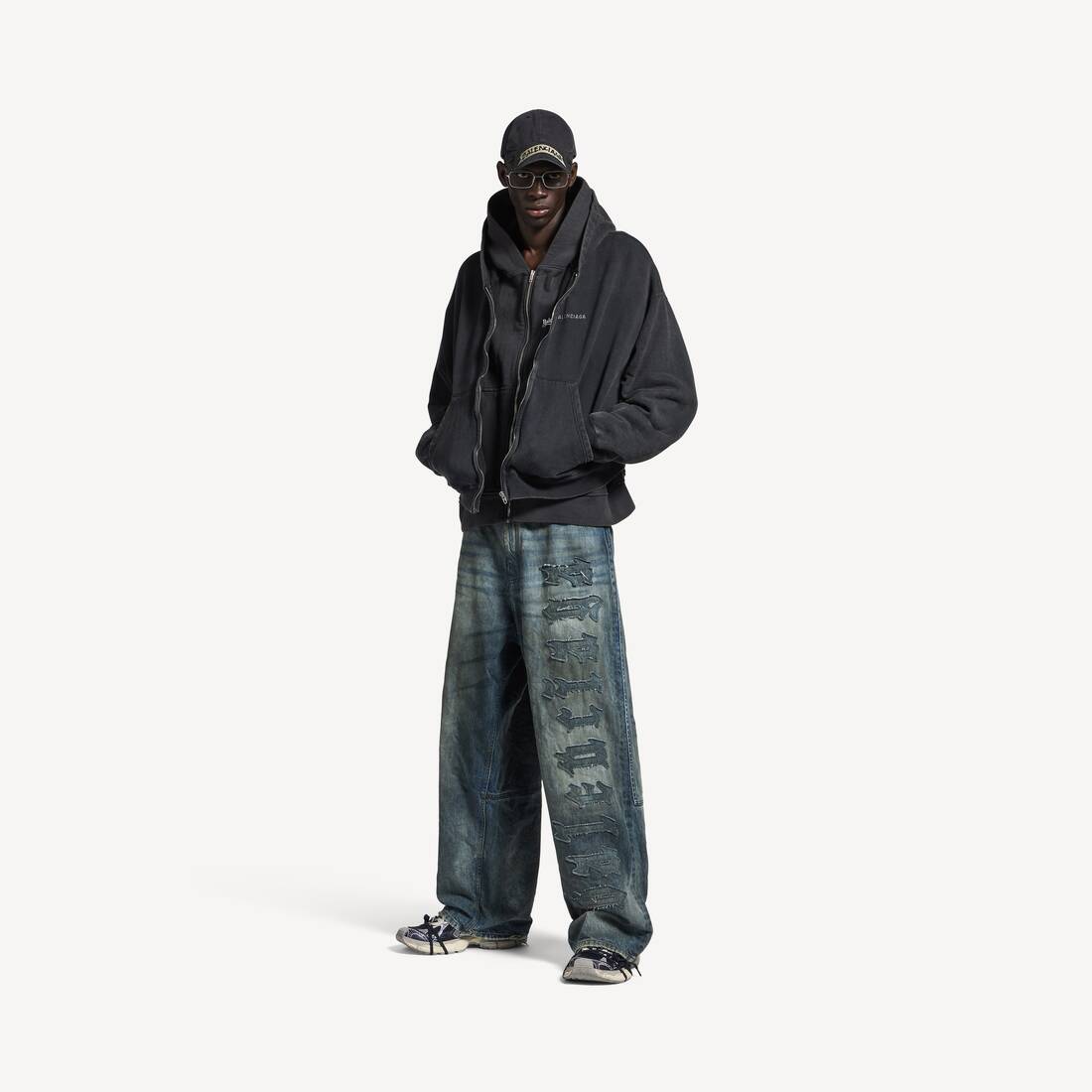 Herrars lagrad zip-hoodie i släckta svart