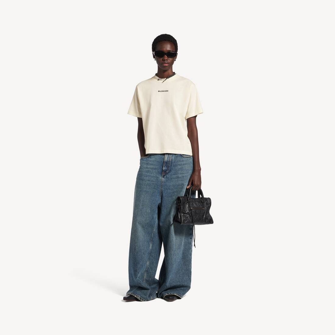 Damför Balenciaga bak T-shirt medium passform i cream