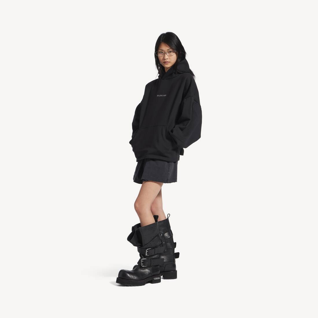 Kvinnors Balenciaga bakcropped huvudduk i svart