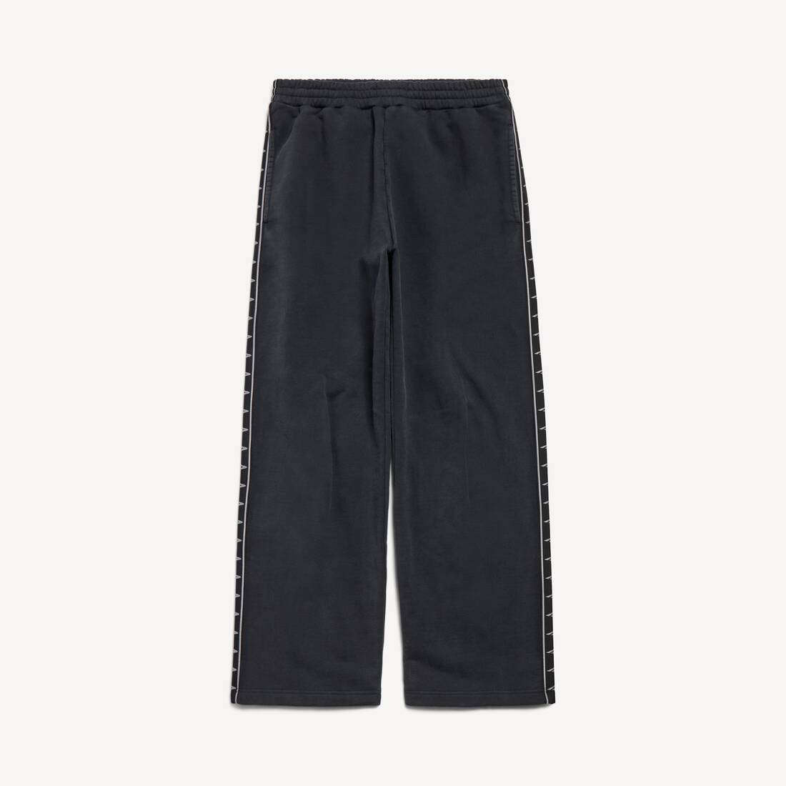 Mans strikiga baggy-byxor i vaskad svart/grå