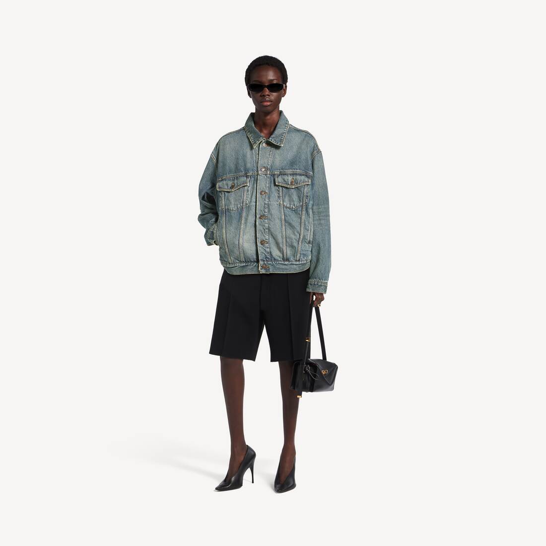 Kvinnors kick denimjacka i dirty vintage blue