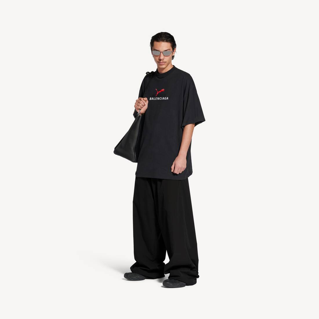 Balenciaga I Puma Oversized T-shirt i svart blekt