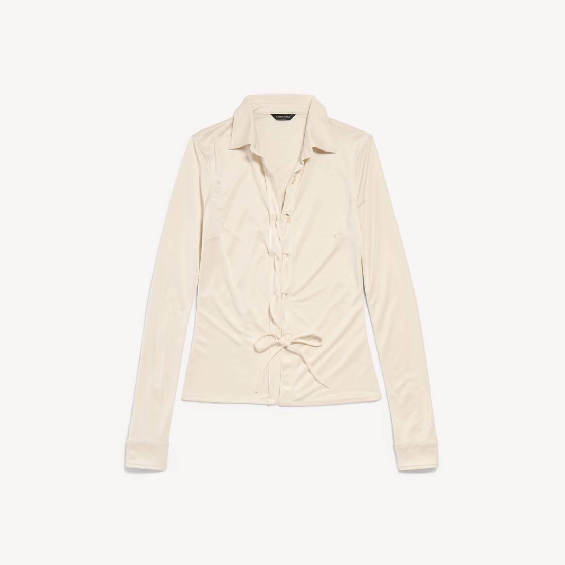 Kvinnas knäppshirt i champagnebeige