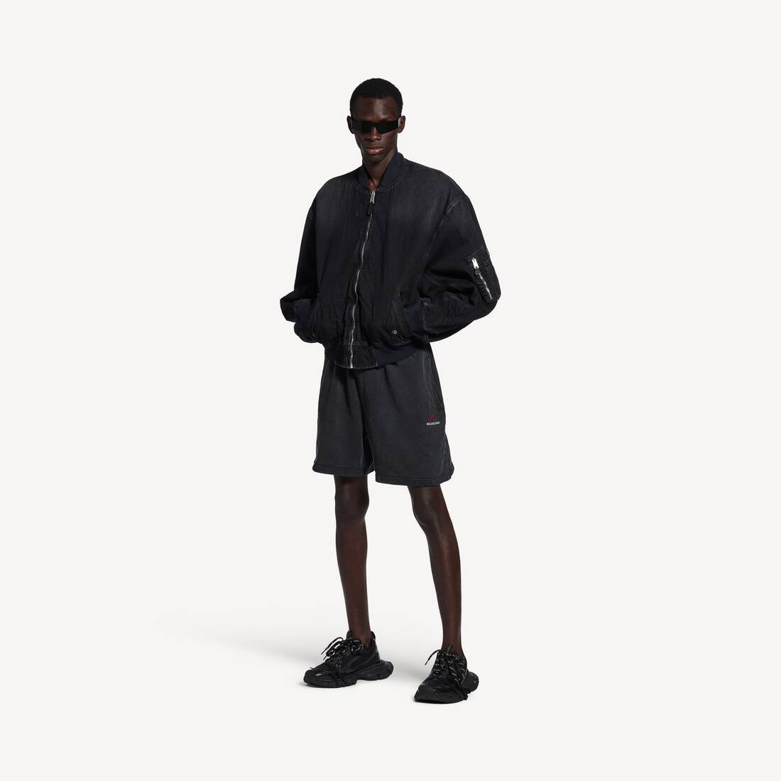 Balenciaga I Puma Shorts i mörkgrå blekt