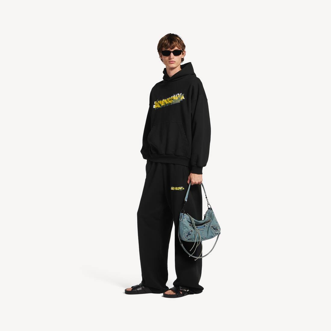 Herrarnas Messy Spray Hoodie Medium Fit i svart