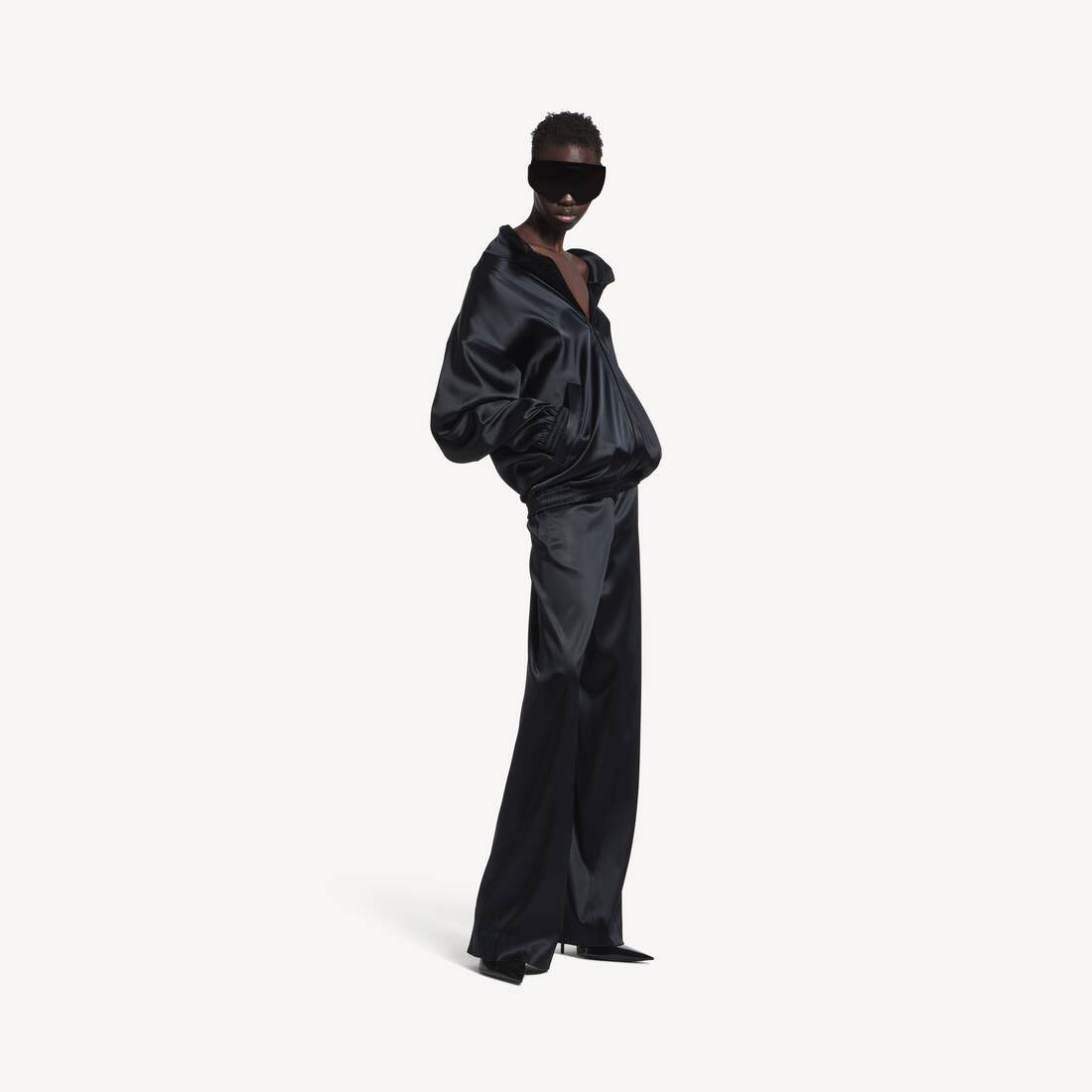 Damas off-shoulder tröjjacka i svart