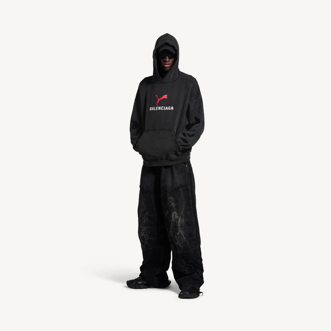Balenciaga I Puma Hoodie Medium Fit i mörkgrå blekt