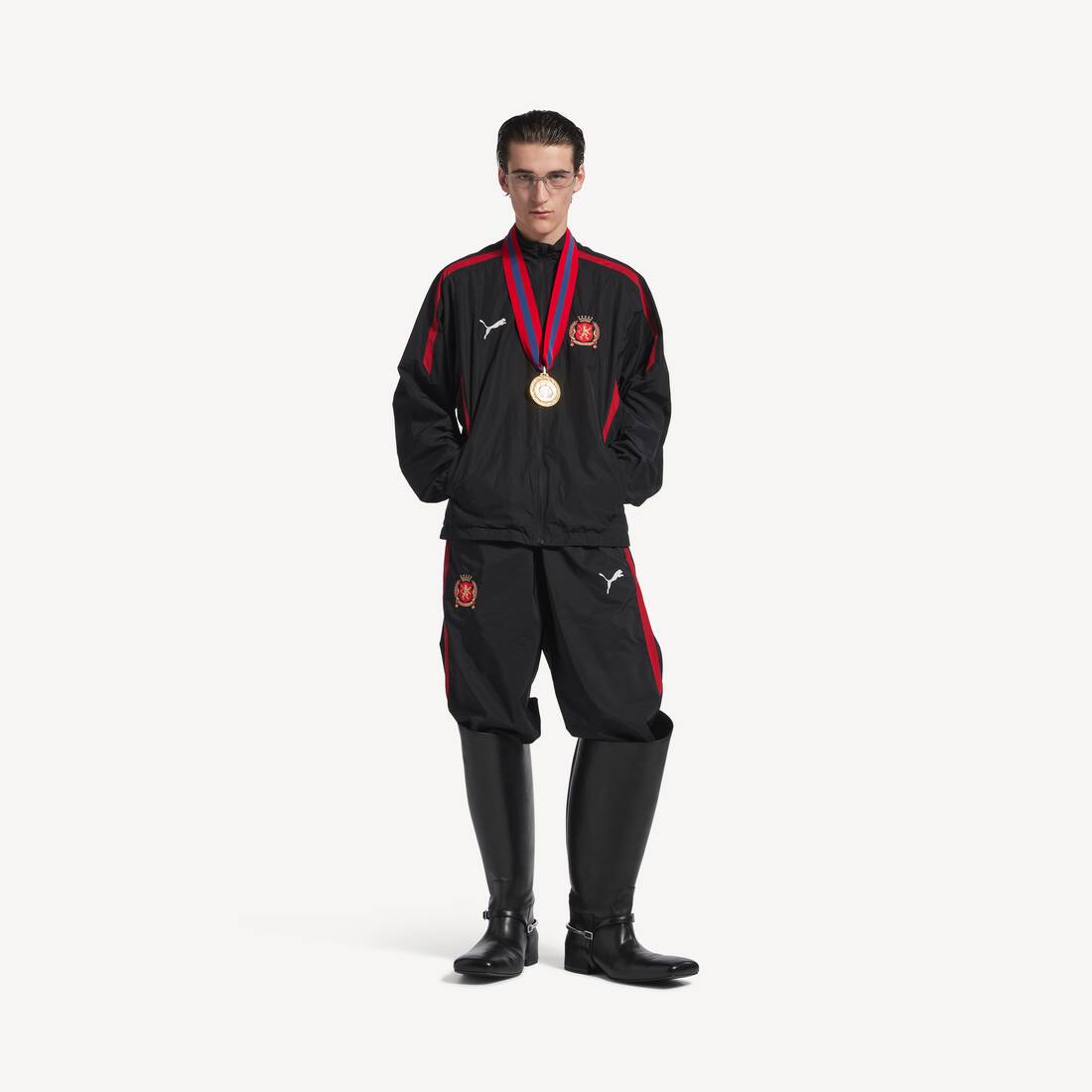 Balenciaga I Puma-tröjorjacka i svart/rött