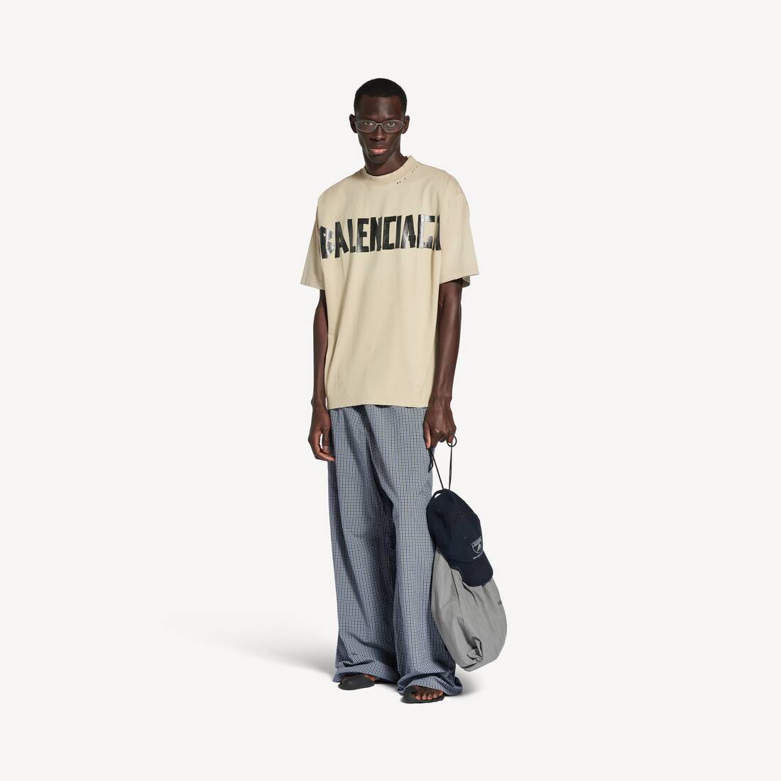 Tape Type T-shirt Medium Fit i beige