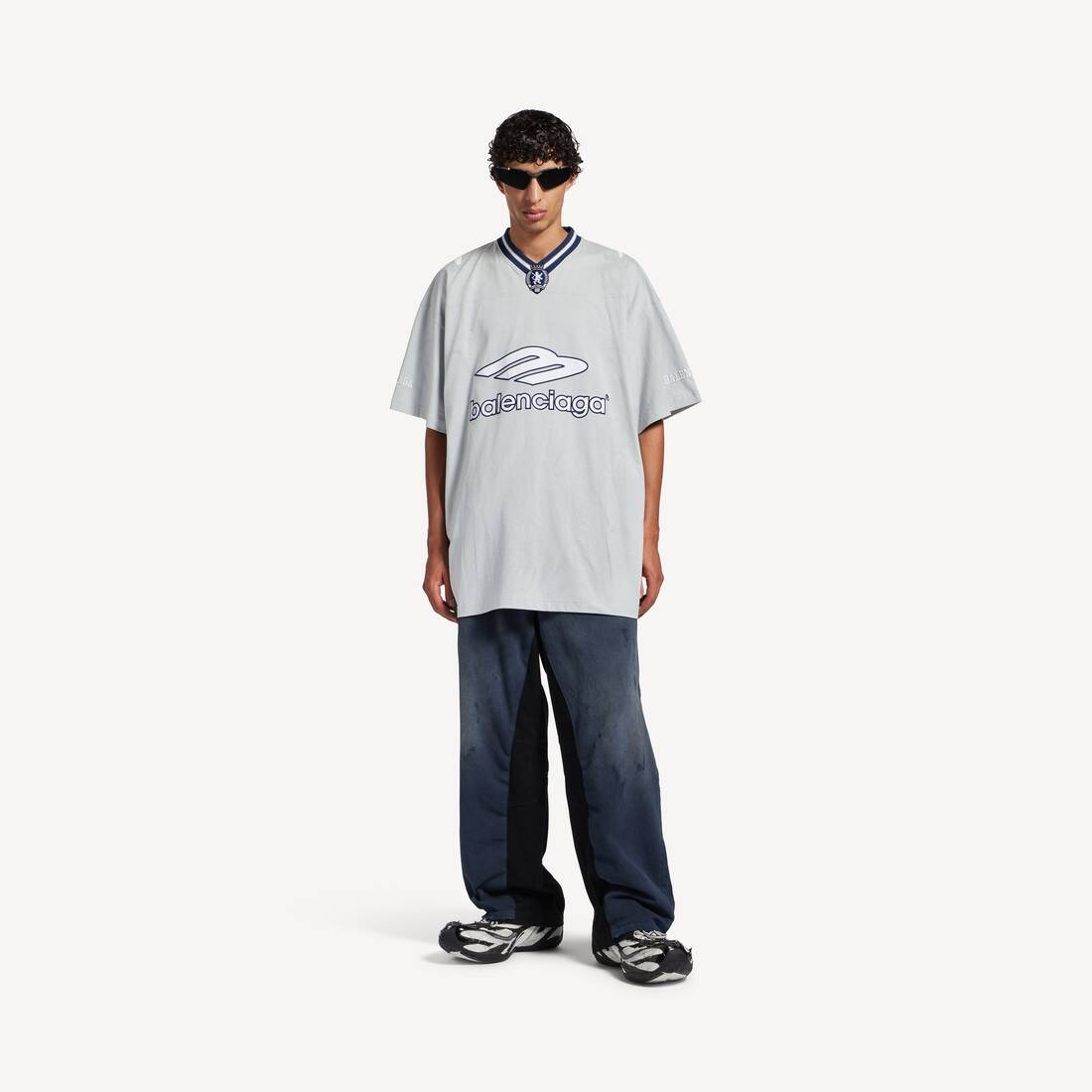 Herrars 3b fotboll V-hals T-shirt Oversized i grå/vit