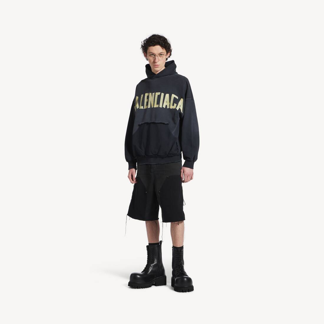 Tape Type Ripped Pocket Hoodie Oversized i svart fade