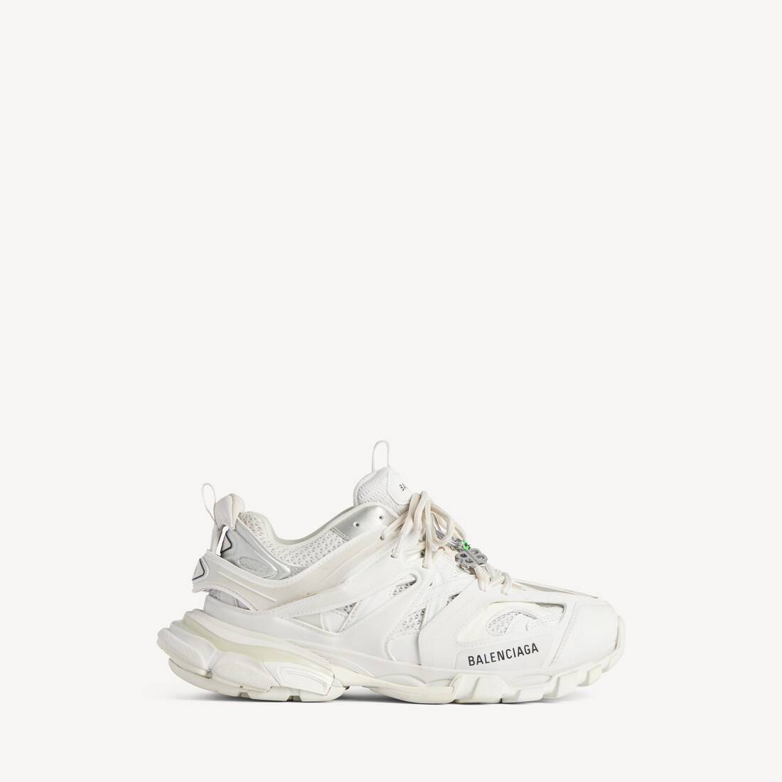 Herrarnas spårsneaker med charm i vitt