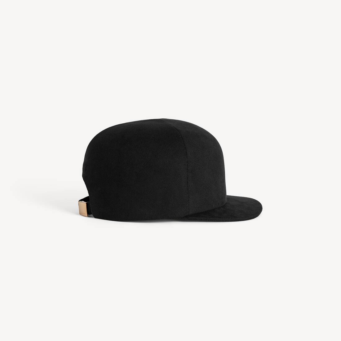 Kvinna hatt i svart