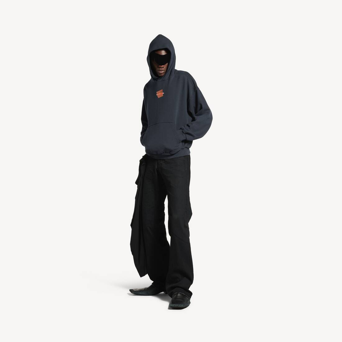 Herrarnas taped Balenciaga bak hoodies medium fit i släckt svart
